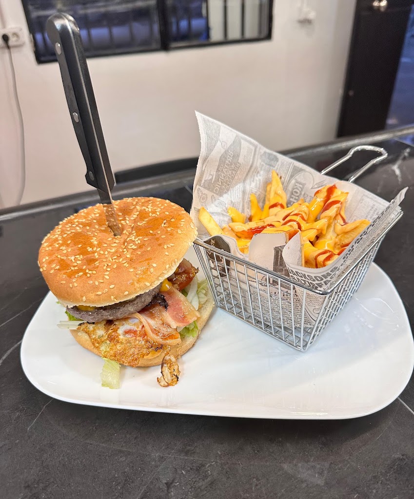 La Tanqueta | Bar - Cafeteria — Comida y bebida