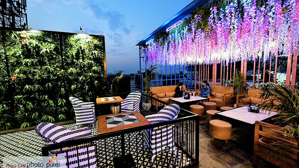 Tea Se Me Rooftop Cafe Bar