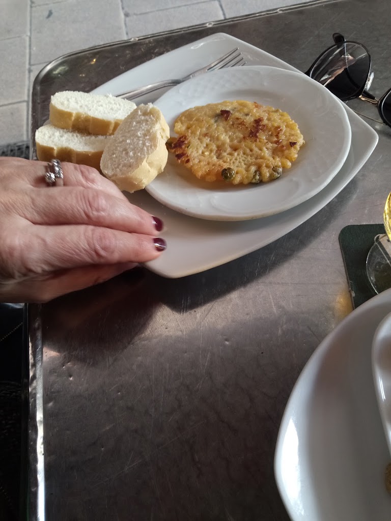 Cafeteria Ivory — Comida y bebida