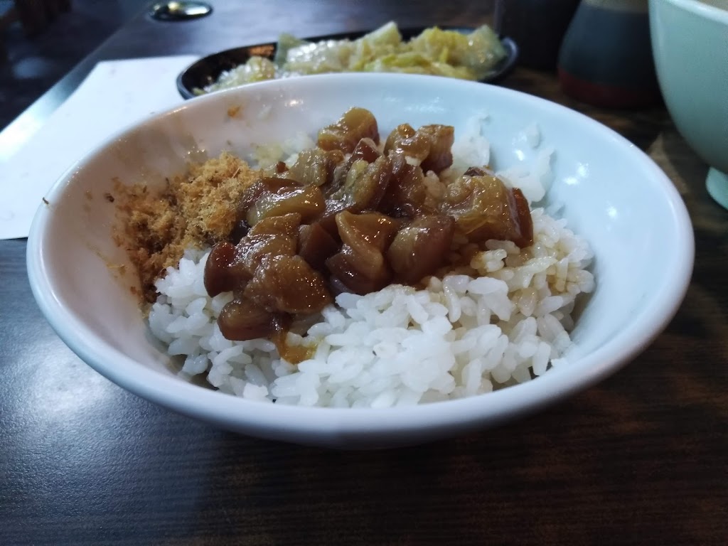 台南口味-虱目魚·肉燥飯專賣店 的照片