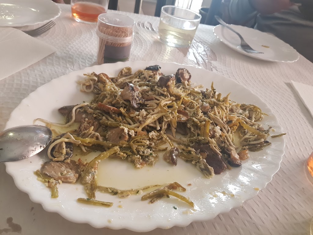 Bar Almunecar — Comida y bebida