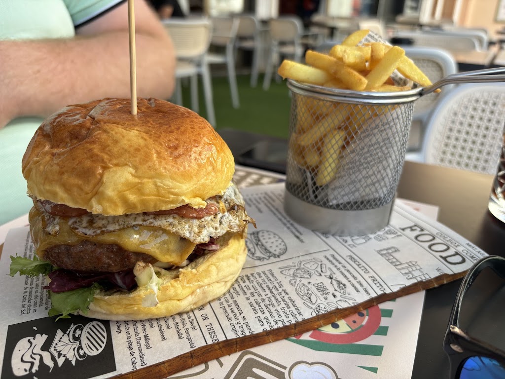 Monkey Beach Restaurant & Lounge Bar — Hamburguesa