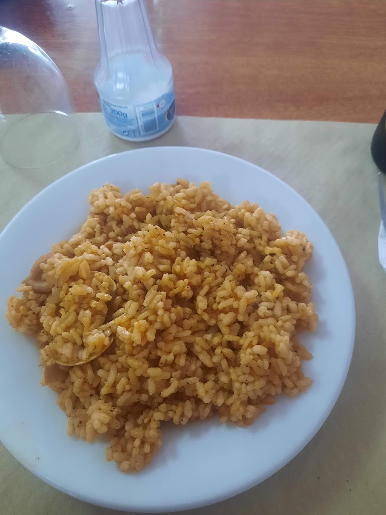 Bar restaurante Can Suay — Comida y bebida