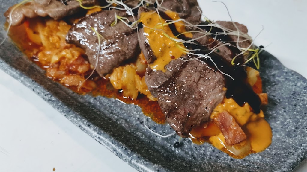 Tapas Bar La Hora — Comida y bebida