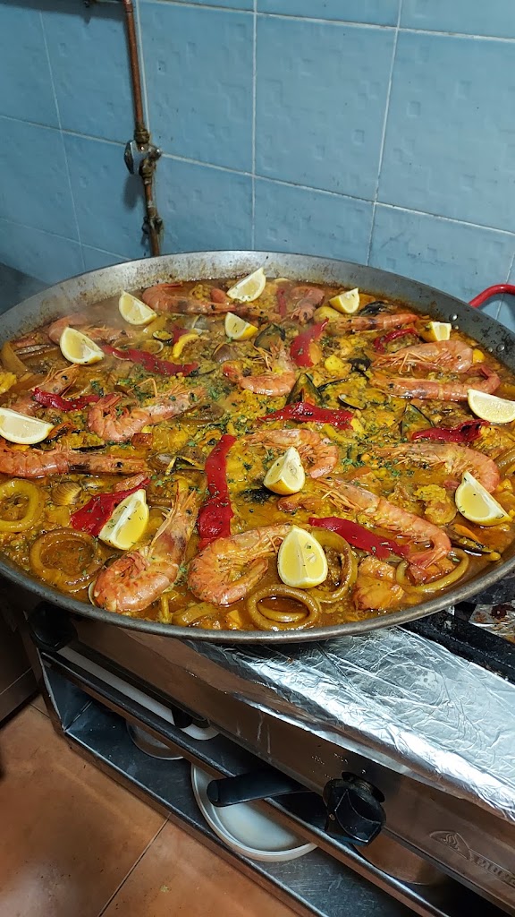 Bar Restaurante Las 4 estaciones — Comida y bebida
