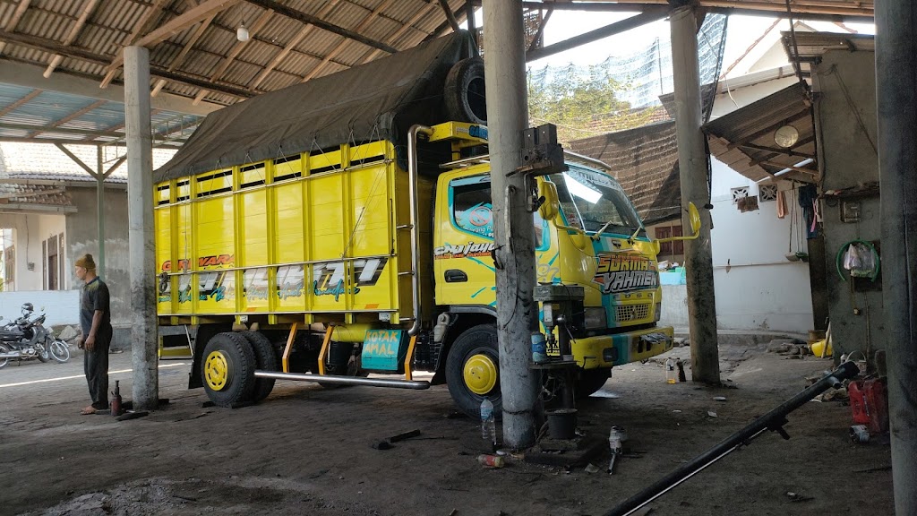 Bengkel Adi truk