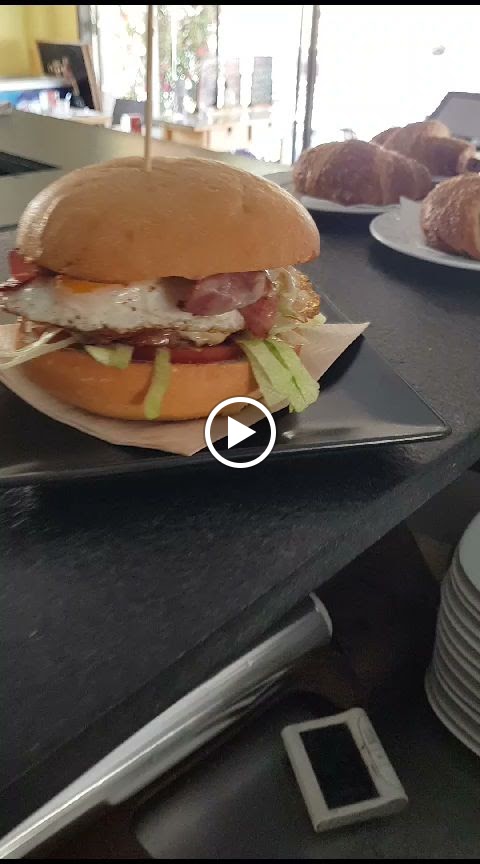 McGREGOR'S Restaurant, Bar, Frankfurt — Videos