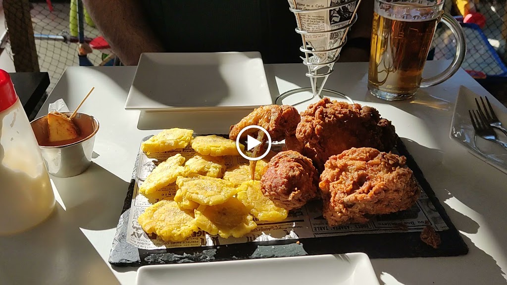 Deja vu. Bar. Entrepans i tapes. Blanes — Comida y bebida