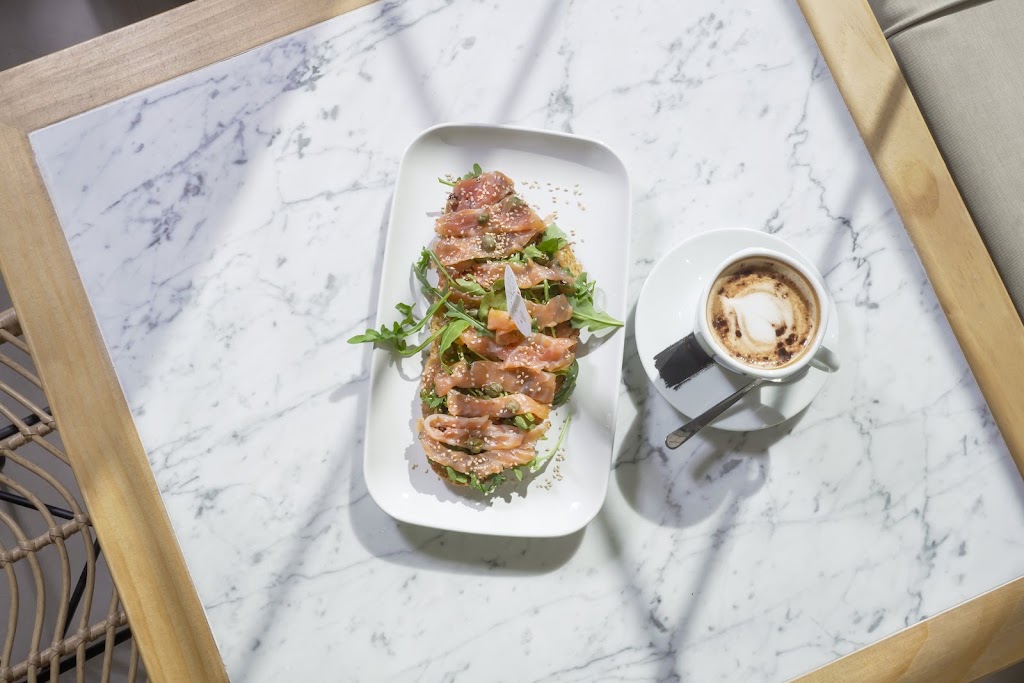 El Cafe de Mama — Comida y bebida