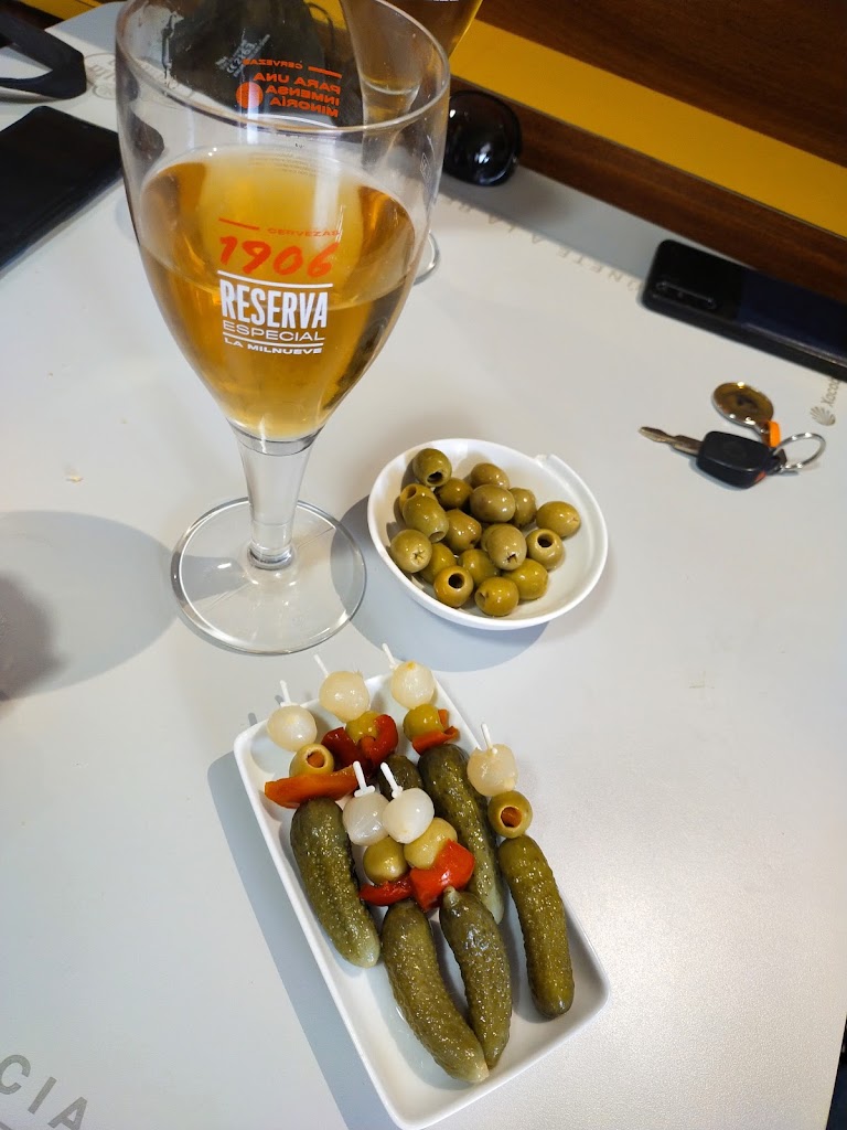 Bar Bonxu — Comida y bebida