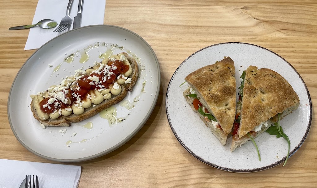Mahalo Coffee & Greens — Comida y bebida