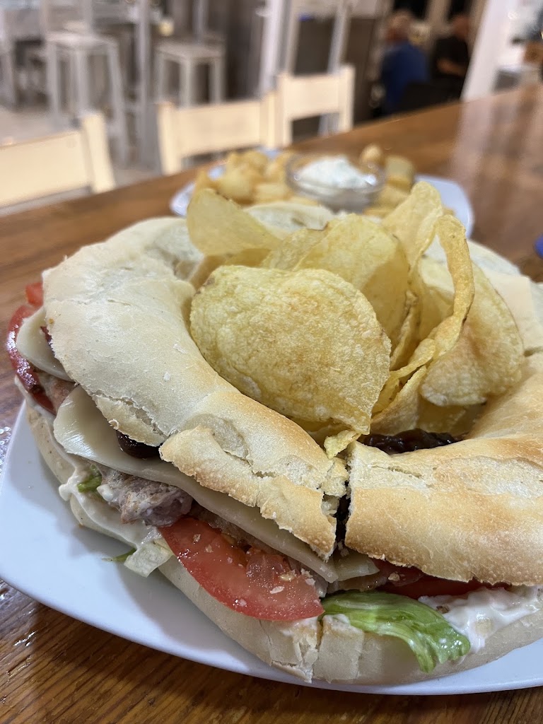 La Mar De Bien — Comida y bebida
