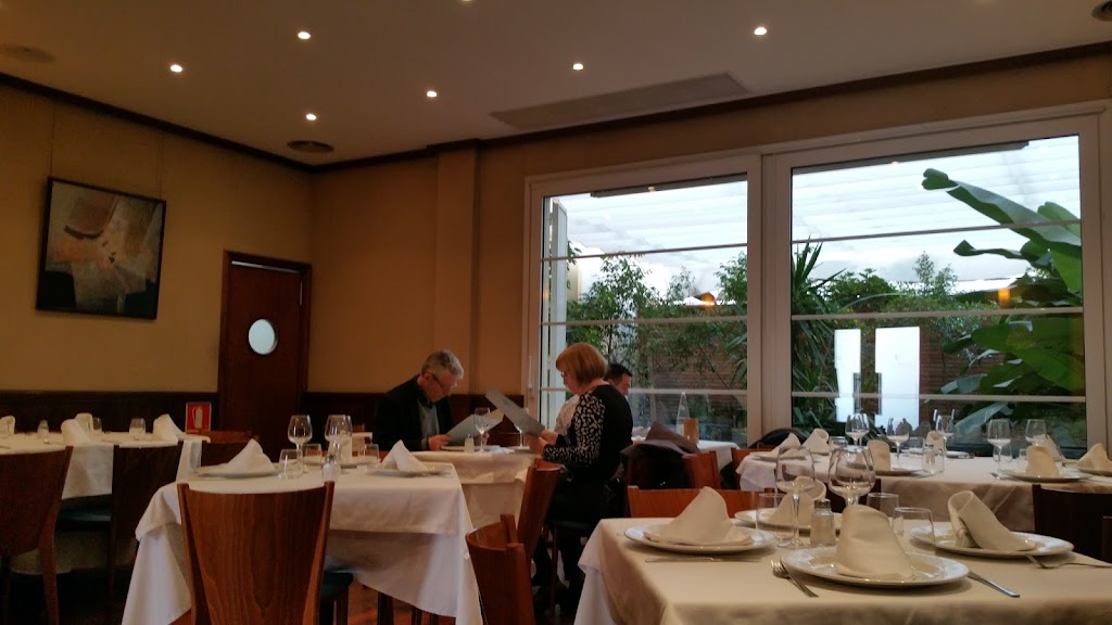 B L A U M A R I Restaurant