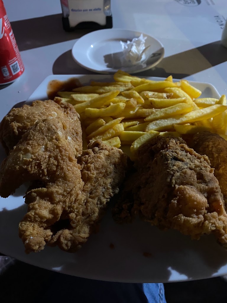 Bar cafeteria Esperanza — Comida y bebida