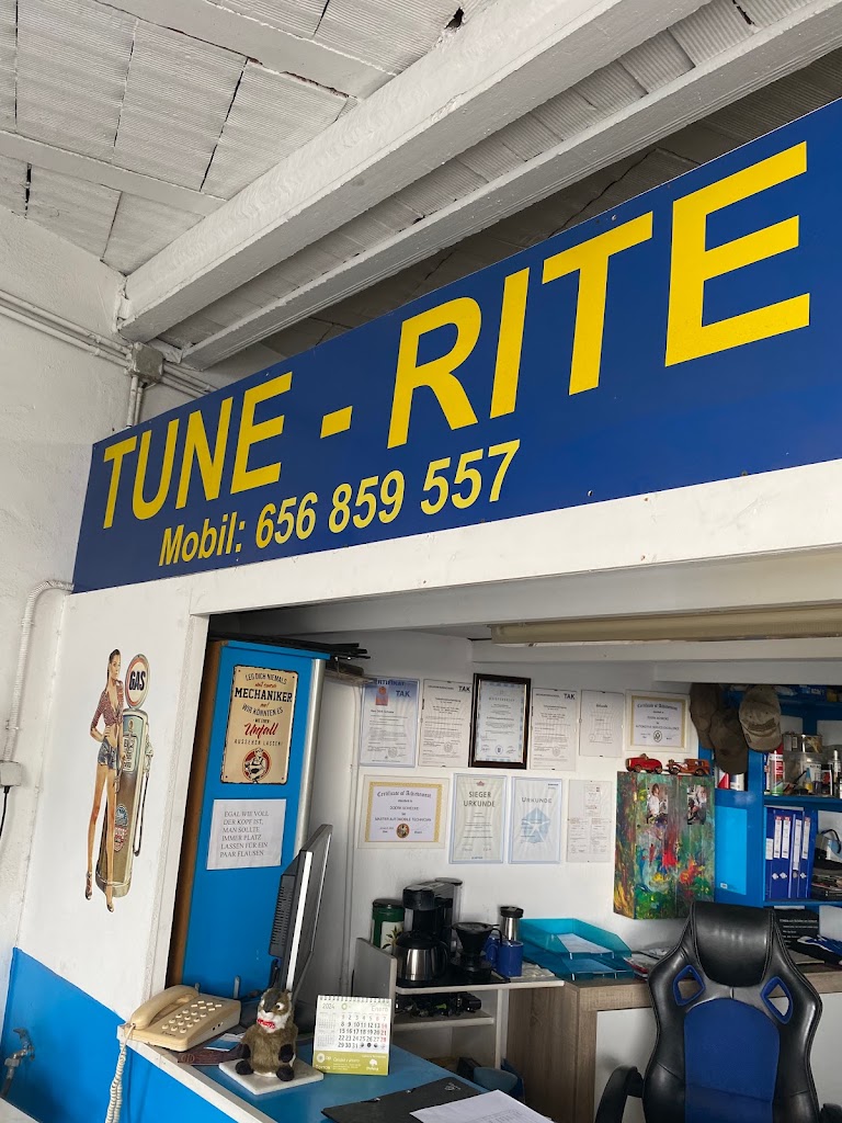 Tune-Rite — Exterior