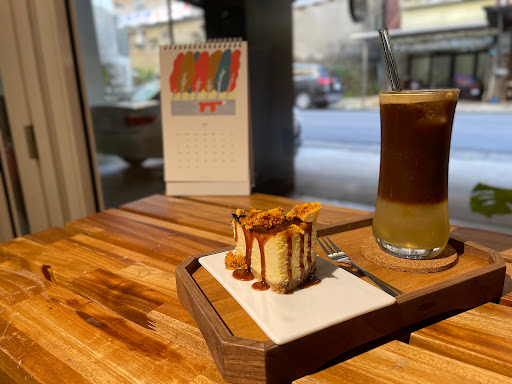 AU CAFÉ-鷗咖啡林口店|手沖咖啡|肉桂捲|布朗尼|甜點|林口咖啡廳推薦 的照片