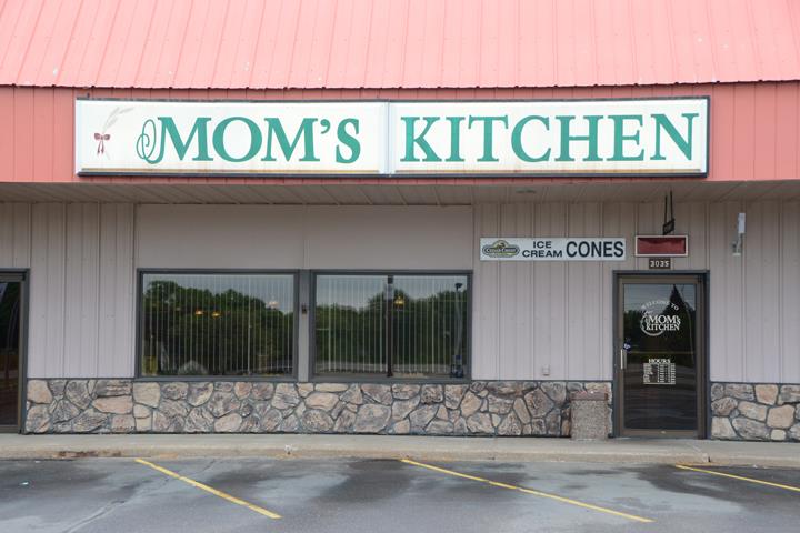  Mom's Kitchen