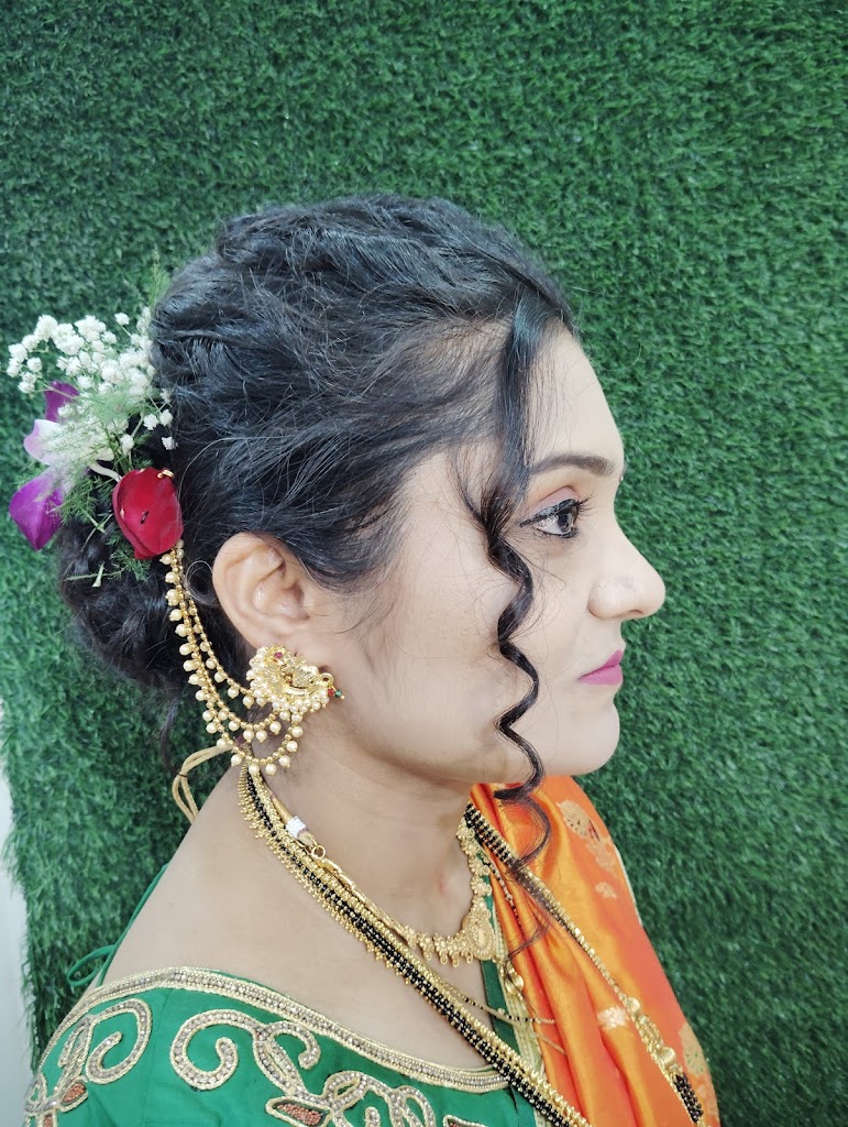 Tiaraa Beauty Salon Academy