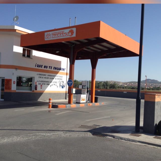 Gasolinera La Naranja — Estacion de servicio