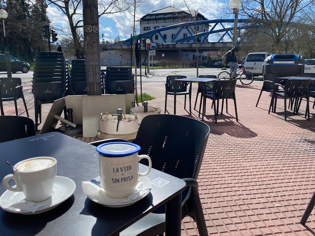 Cafeteria Av.Sie7e — Cafe