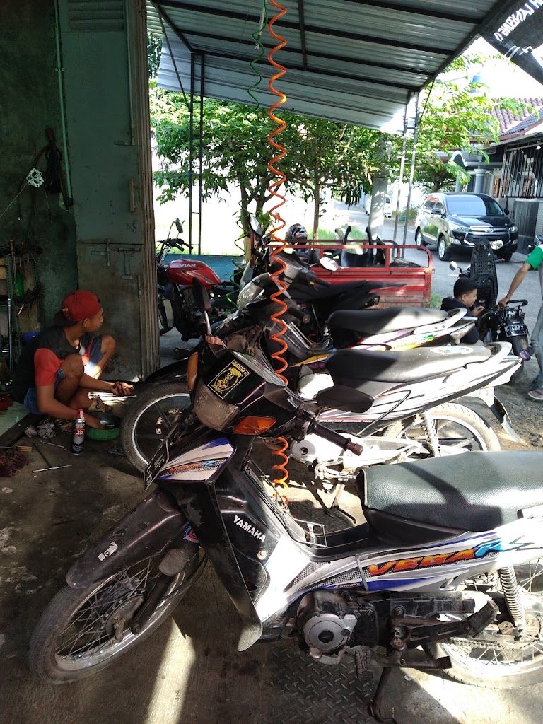 Bengkel Motor Deni