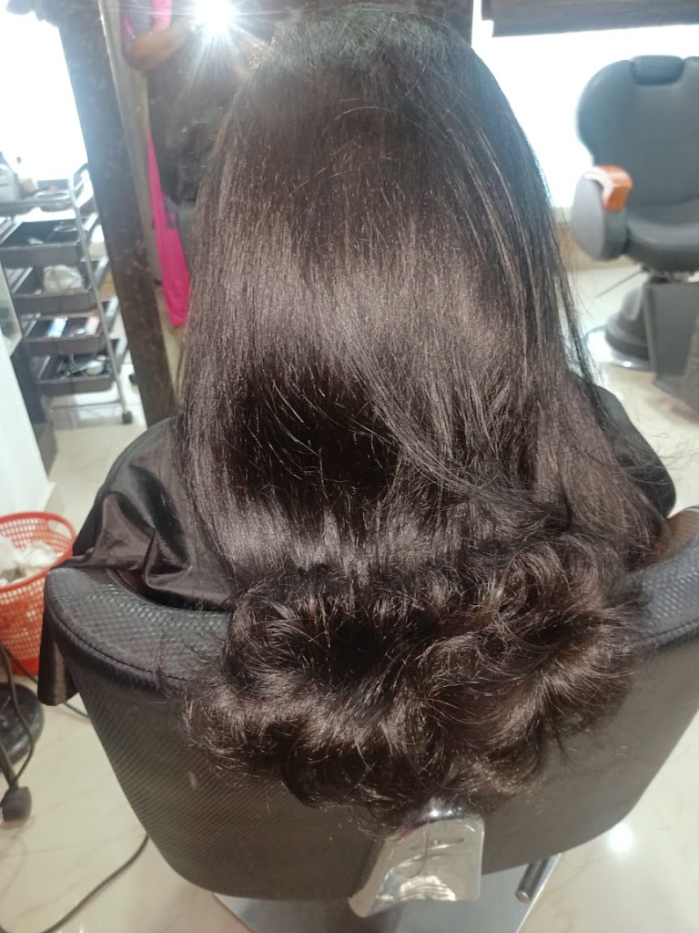 Feminas Family Makeover Studio