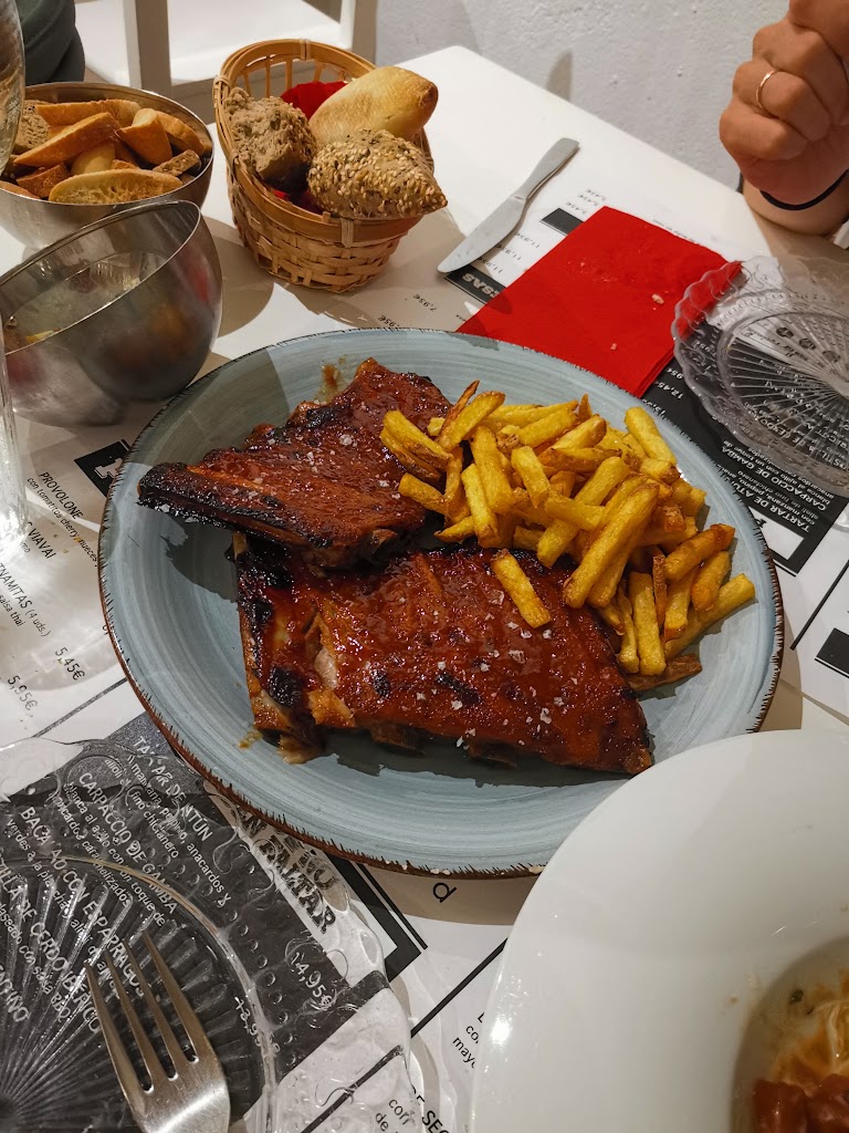 Viavai Gastrobar — Comida y bebida
