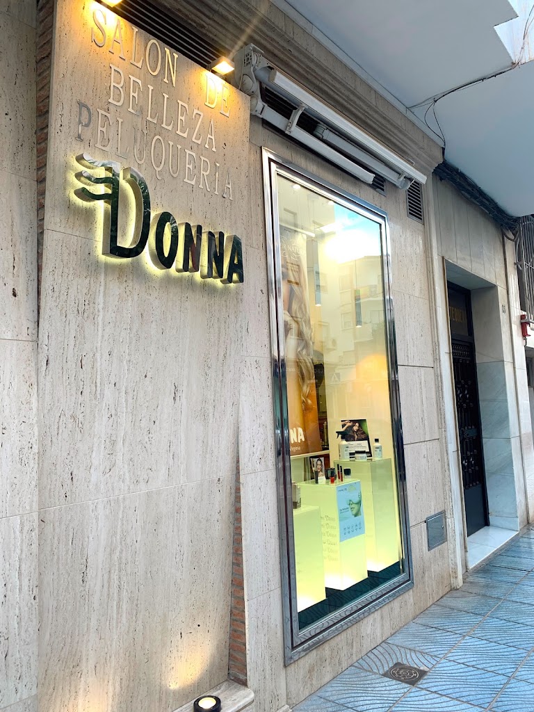 Peluqueria y Estetica Donna. Salon de belleza — Exterior