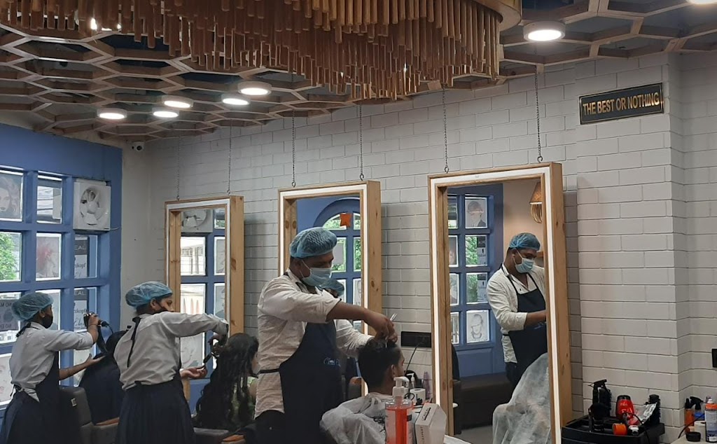 Cloud Eleven Unisex Salon