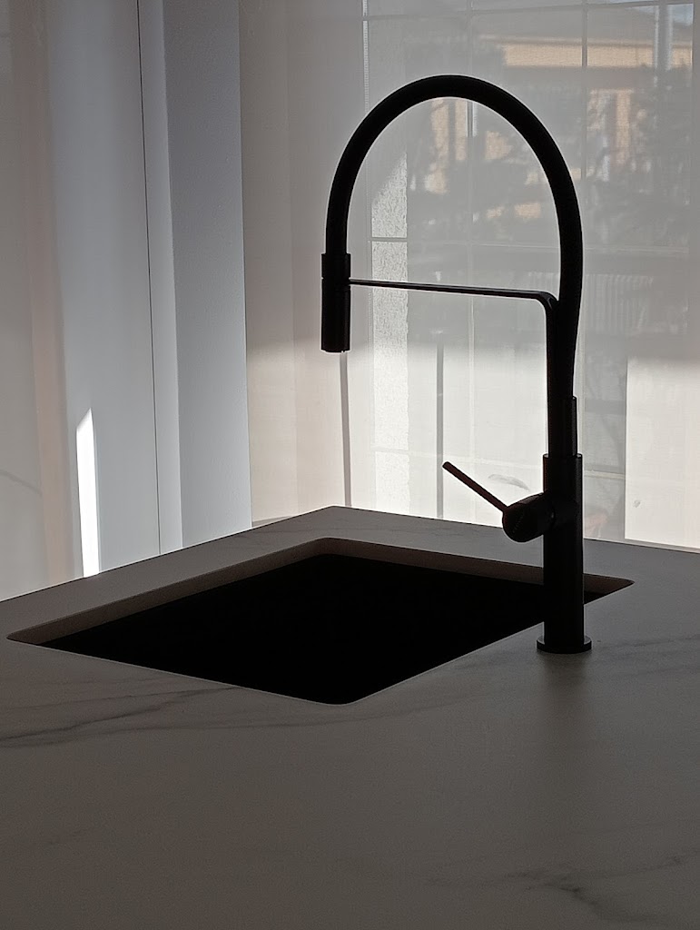 DIC INSTAL*LACIONS — Del propietario