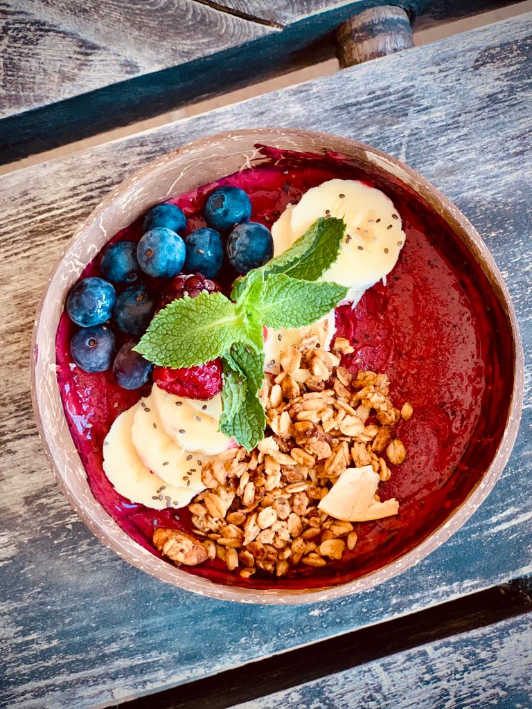 BLOOMING - REAL FOOD CAFE - BREAKFAST, BRUNCH & LUNCH — Comida y bebida