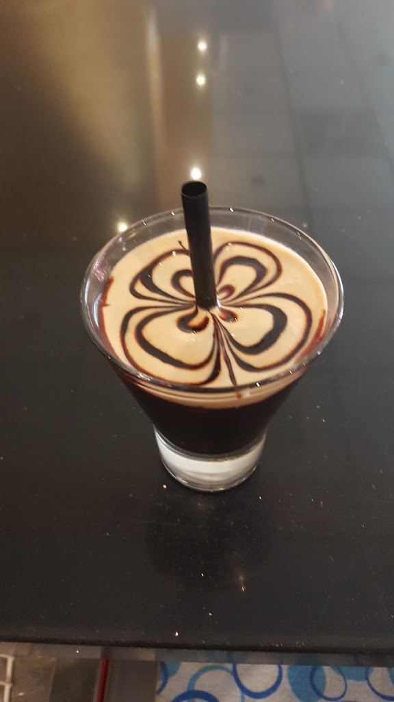 Madison Lounge Cafe — Cafe
