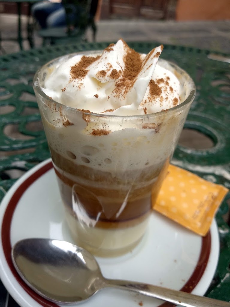 Bar Arepera El Encuentro en la Avenida — Capuchino