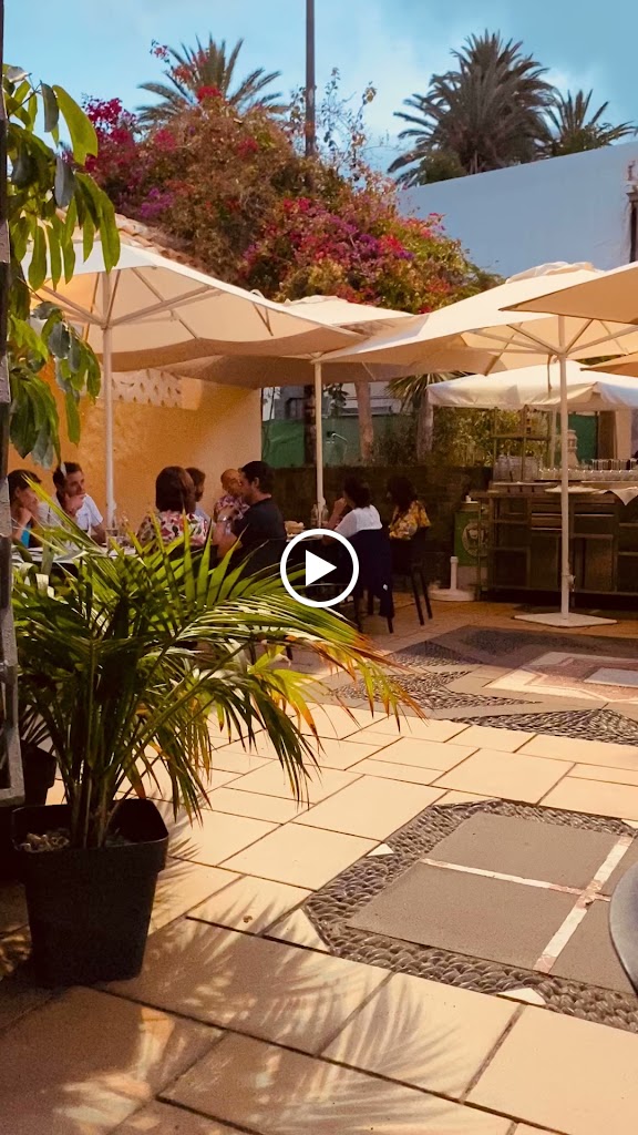 Restaurante Bodegon del Pueblo Canario — Videos