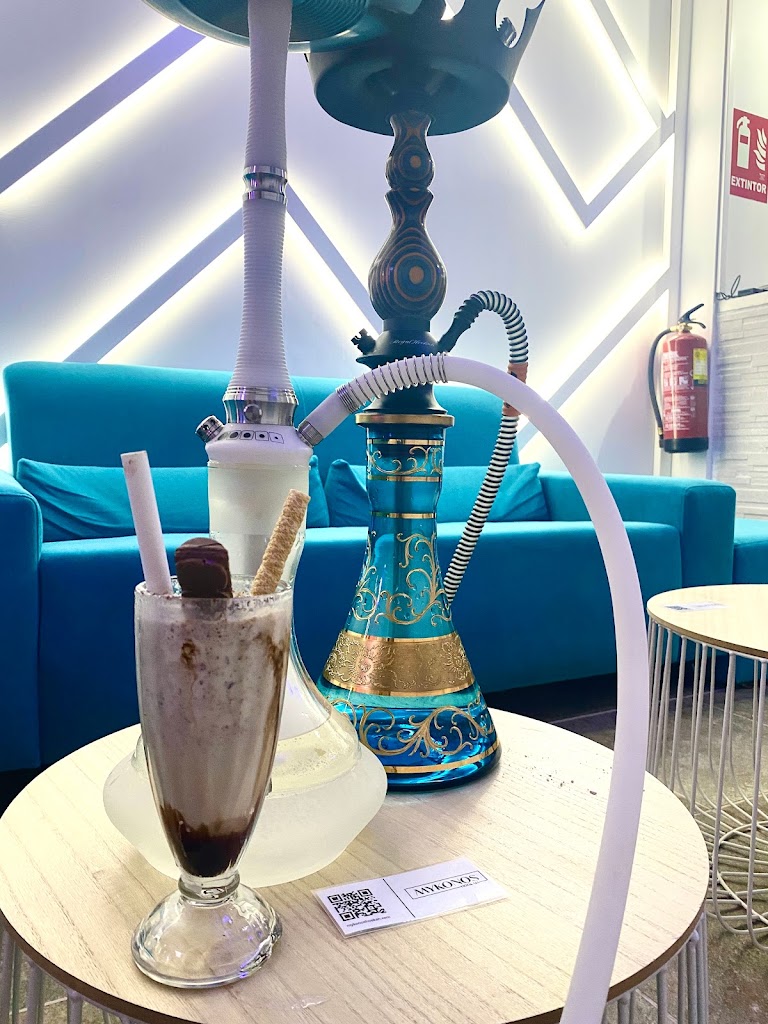 Mykonos Hookah — Comida y bebida