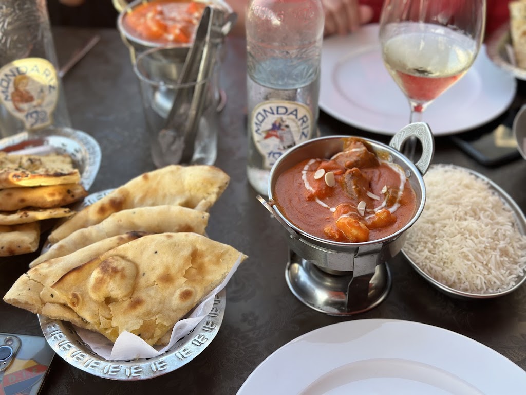 King Tandoori Indian Grill Restaurant — Comida y bebida
