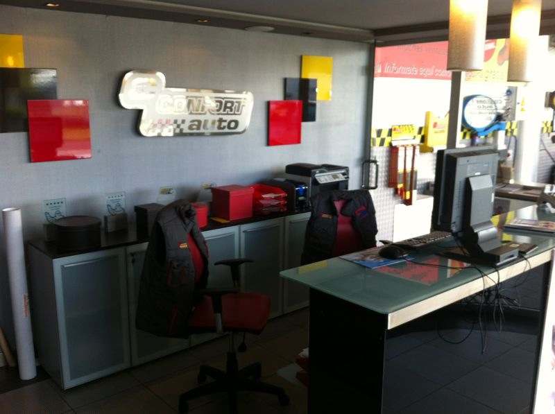 Confortauto Mecanica - Neumaticos Soledad — Interior
