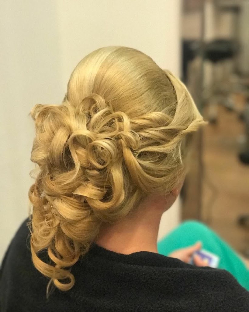 Peluqueria / Hair salon Salas Sunset Beach — Peinado