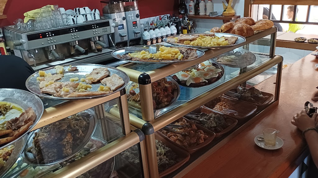 Bar Restaurante Jose Alberto — Comida y bebida