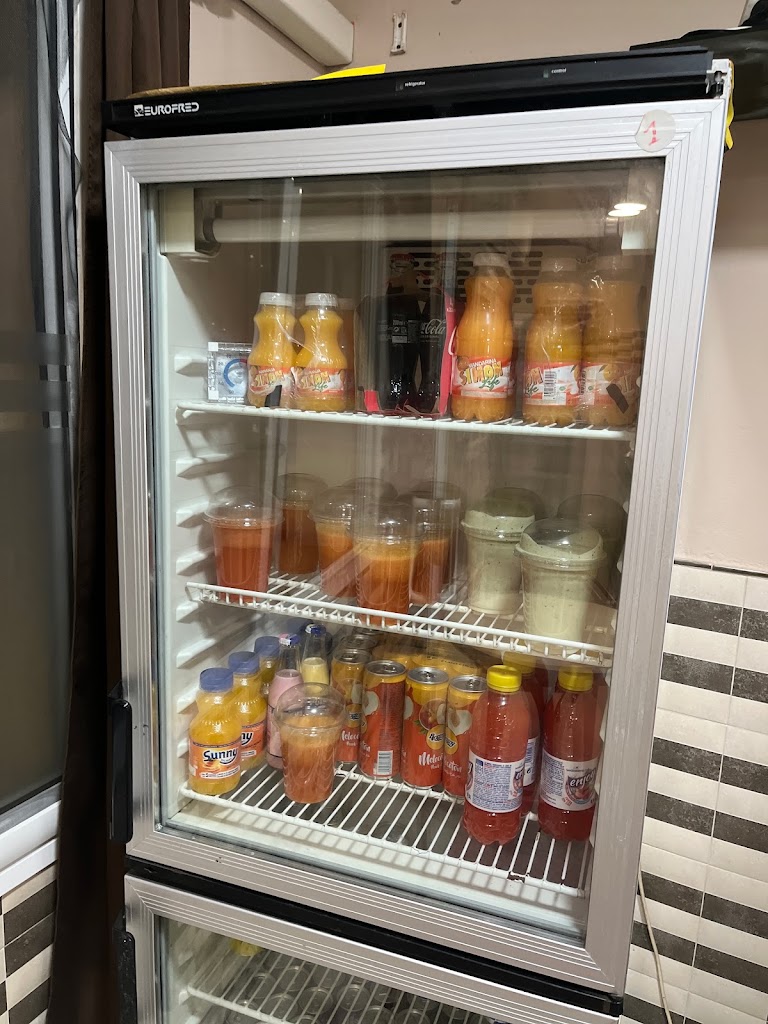 Kebab-Cafeteria Redouan-Ana — Ambiente