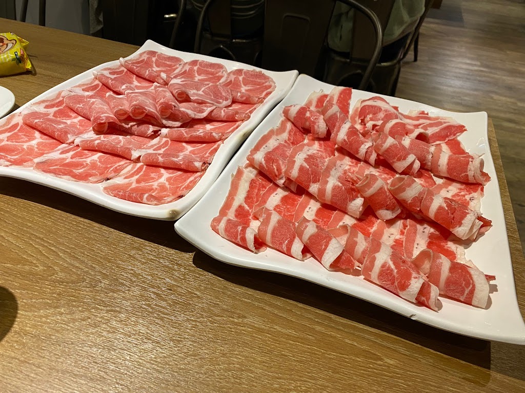 肉多多火鍋 中壢中山店 的照片