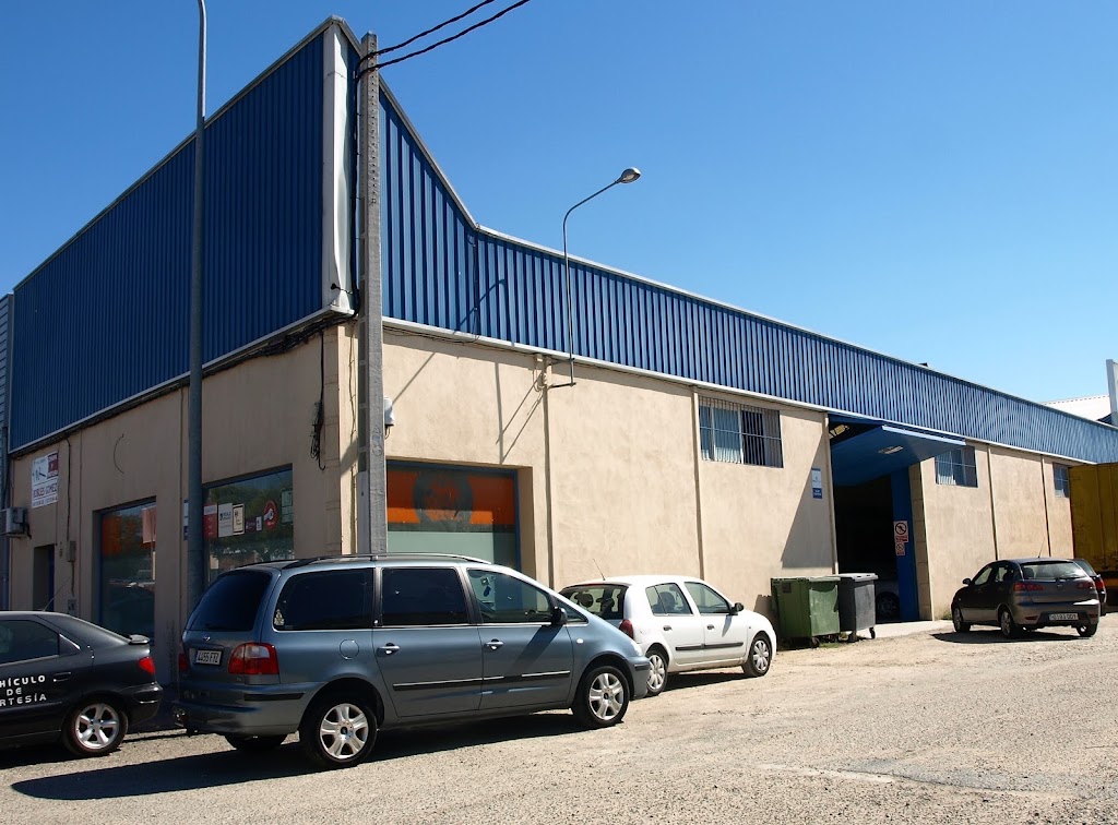 TALLER DE CHAPA Y PINTURA EN NAVALMORAL DE LA MATA ROBLES GOMEZ — Del propietario