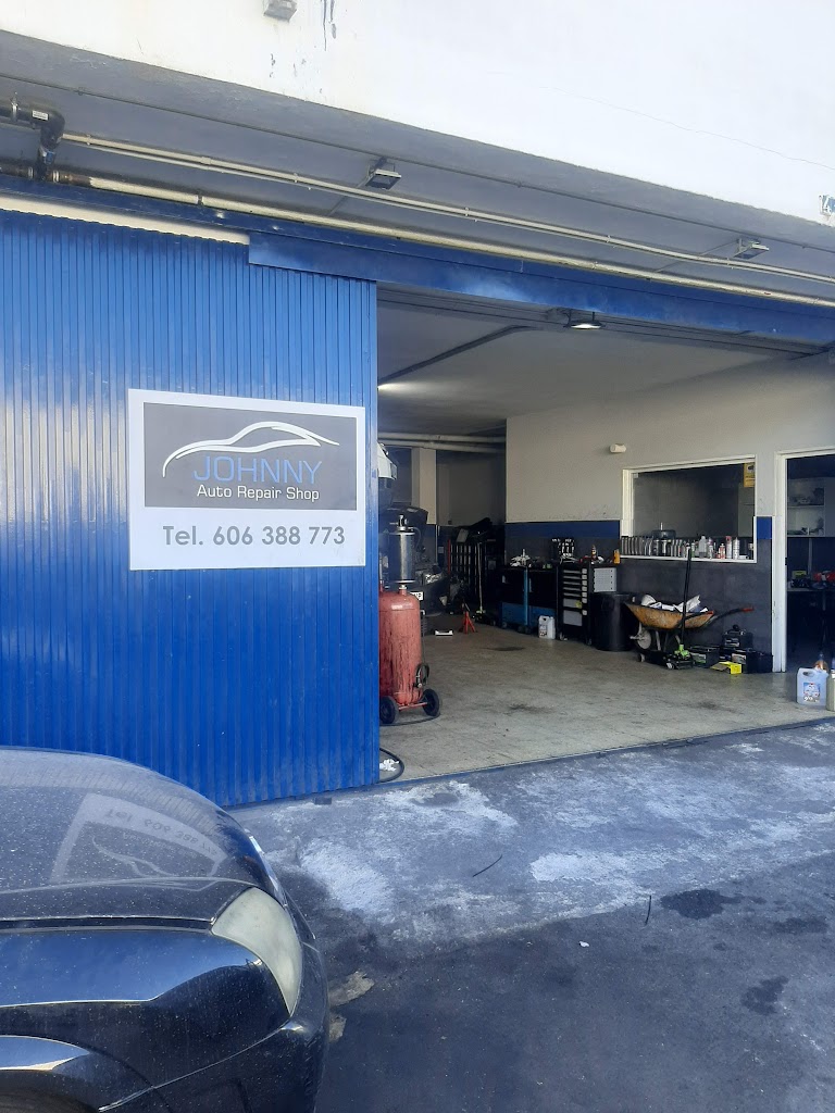 JOHNNY Auto Repair Shop