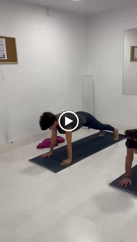 Lorena Carnevali Yoga & Bienestar — Del propietario