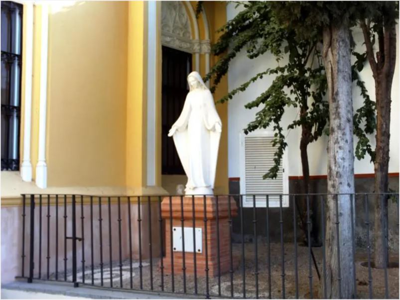 Monumento a la Virgen de los Milagros