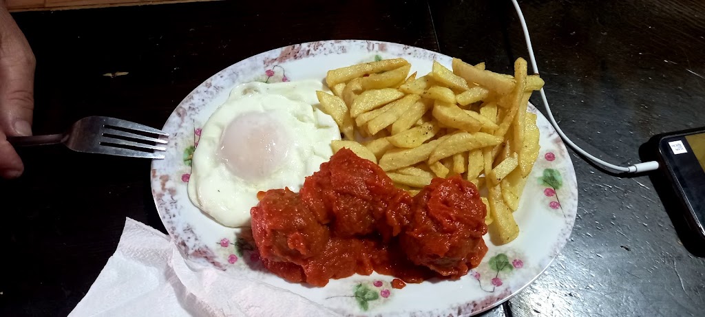 Bar La Bodeguita paco bajo — Comida y bebida