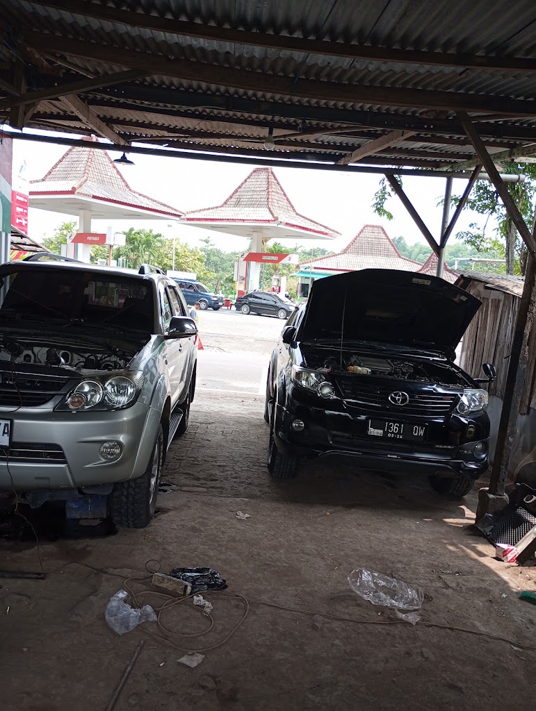 Bengkel mobil rifai