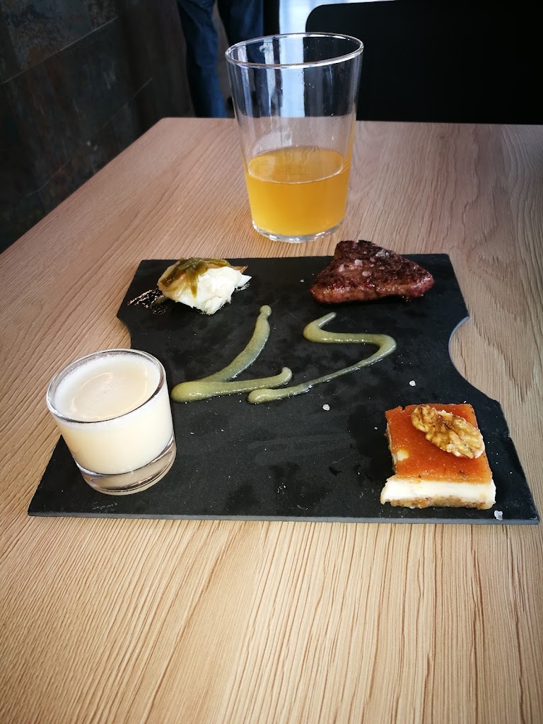 LATXA TABERNA - DENDA — Comida y bebida