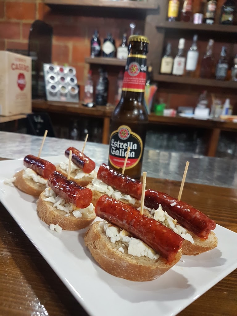 Bar Restaurante Frankfurt 22 - Castelldefels — Comida y bebida