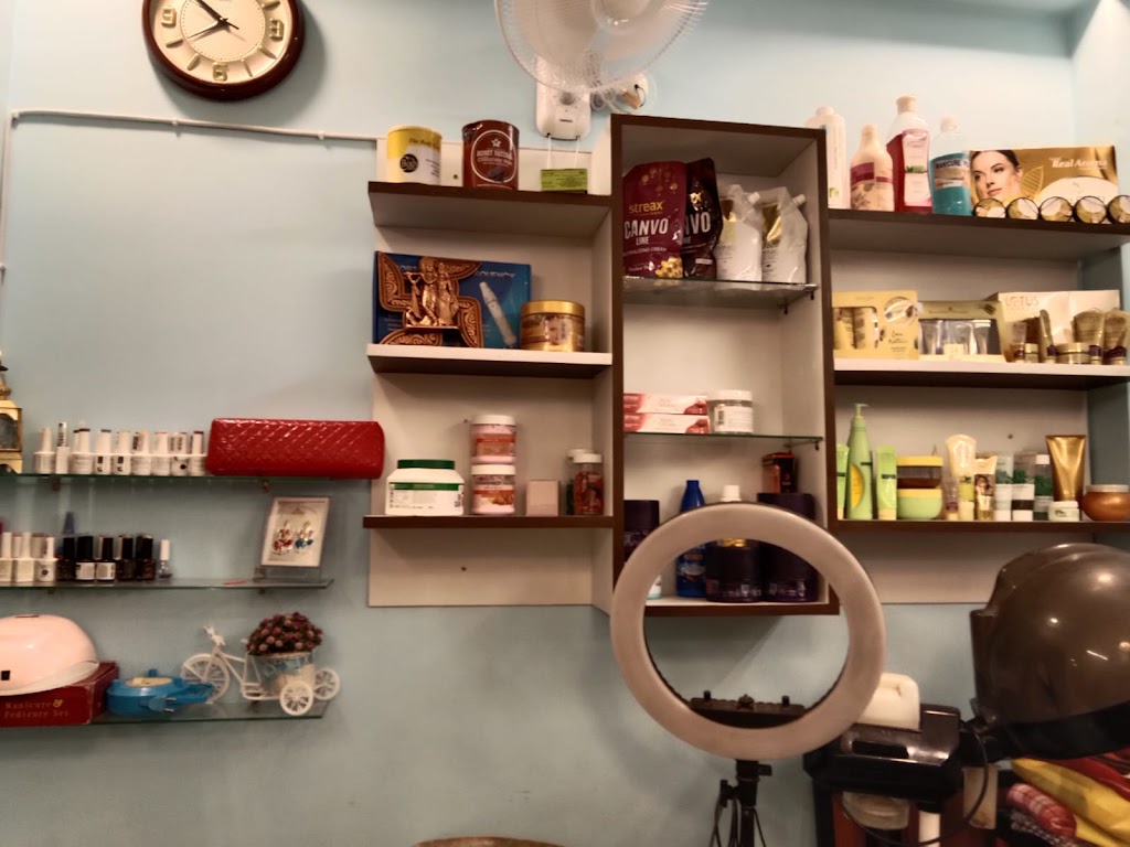 Adhitya Ladies Beauty Parlour